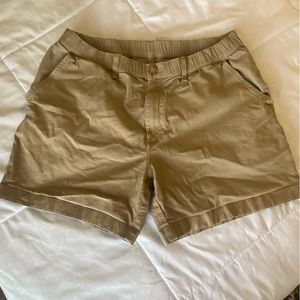 Men’s Khaki chubbies sizeXL with 5.5 inch inseam